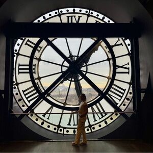 Hi, I’m Ali! I mostly wear trendy styles, neutrals, basic pieces and cute tops!